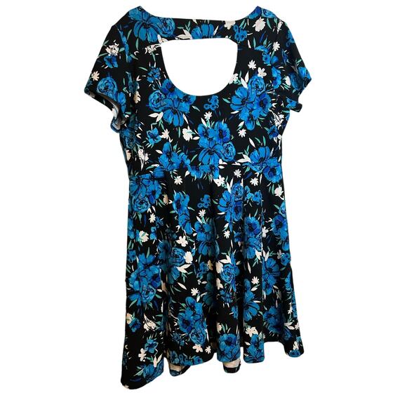 Torrid Blue Floral Skater's Dress - Size 2 - Picture 3 of 7